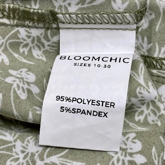 BloomChic Tie Front Floral V-Neck Blouse Women's Size 14-16 Sage Green Flowy NWT - Picture 8 of 12